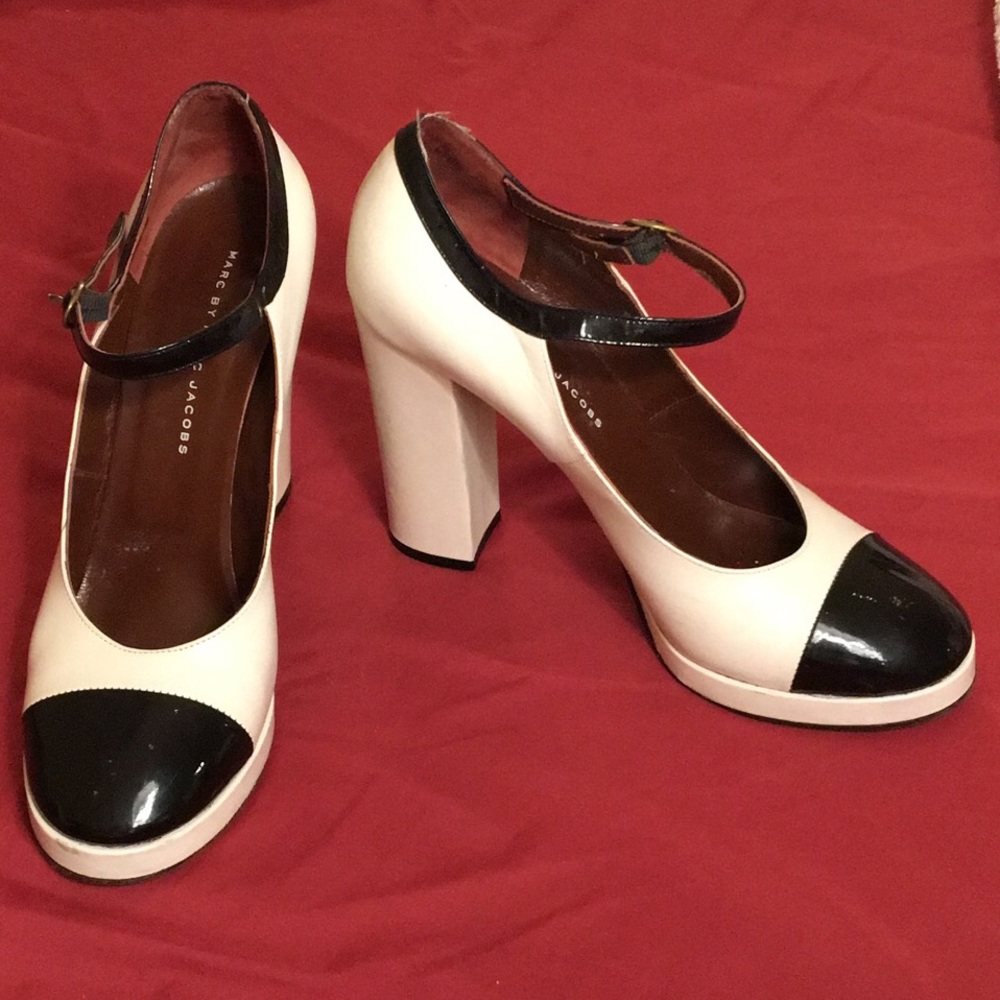 Marc Jacobs Mary Jane pumps
